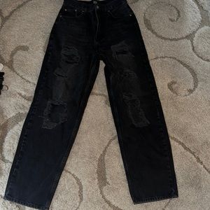 Black high-rise baggy jeans